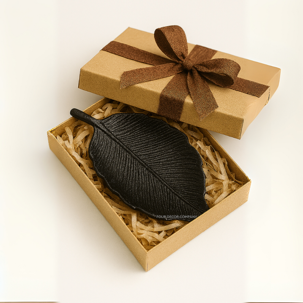 Elegant Leaf Jewelry Tray – White Ceramic Trinket Dish for Rings & Earrings (17×10×2 cm)